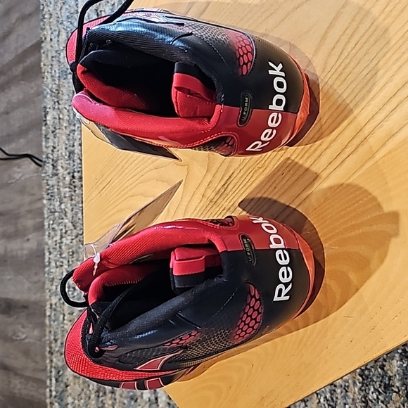 Ahmad Bradshaw New York Giants issued custom Cleats - Picture 7 of 10